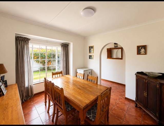 4 BEDROOM TOWNHOUSE FOR SALE IN SCOTTSVILLE